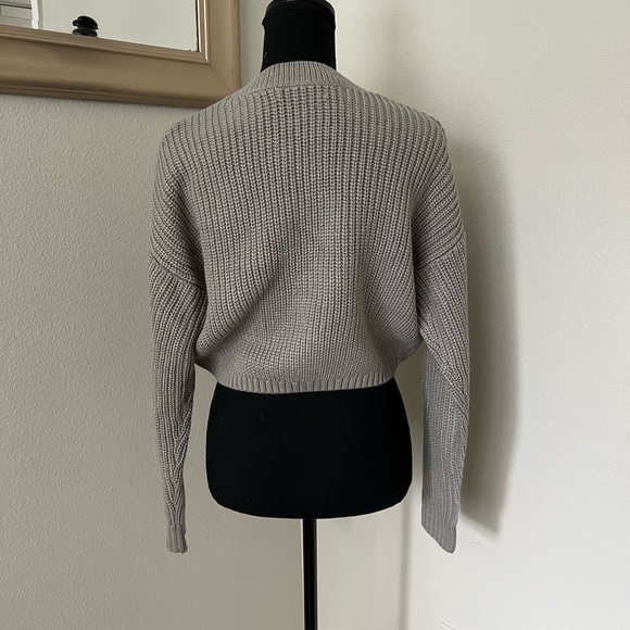 Elodie Gray Waffle Knit Cropped Crew Neck Sweater - Picture 5 of 5